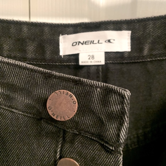 NWT O’Neill black distressed straight leg jeans. Size 28 - Picture 5 of 7